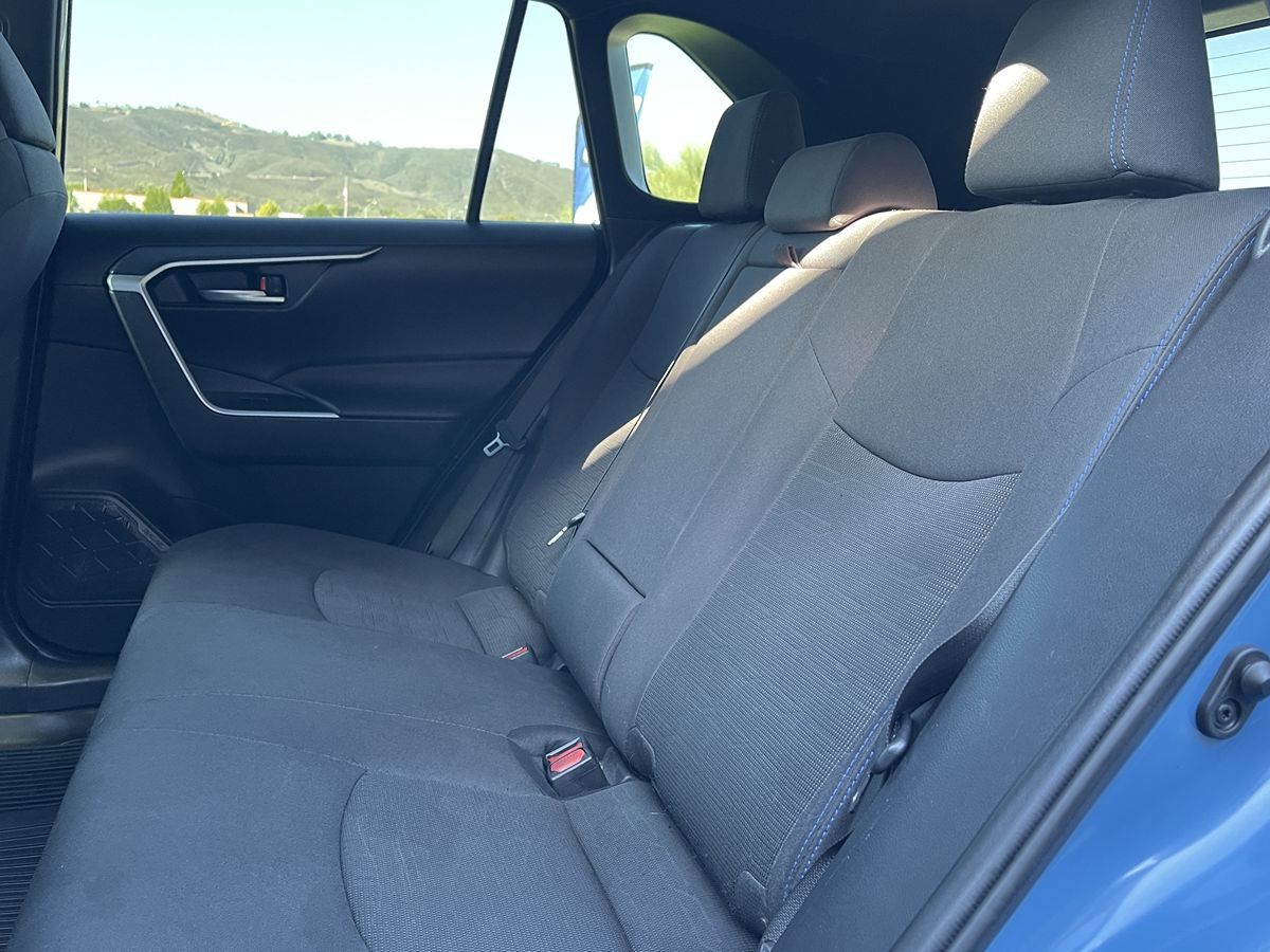 2022 Toyota RAV4 Hybrid SE photo 16