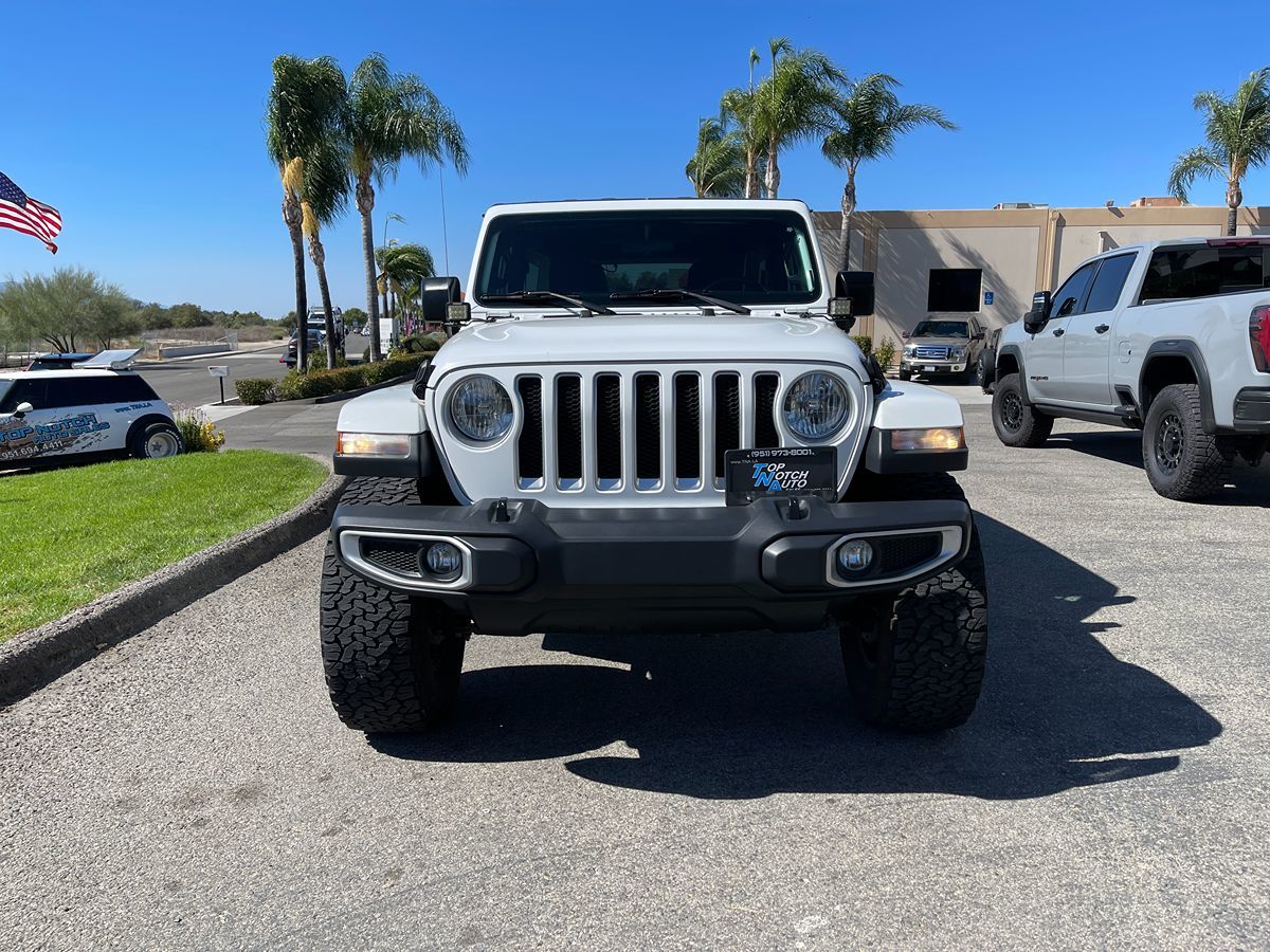 2018 Jeep Wrangler Unlimited Sahara photo 2