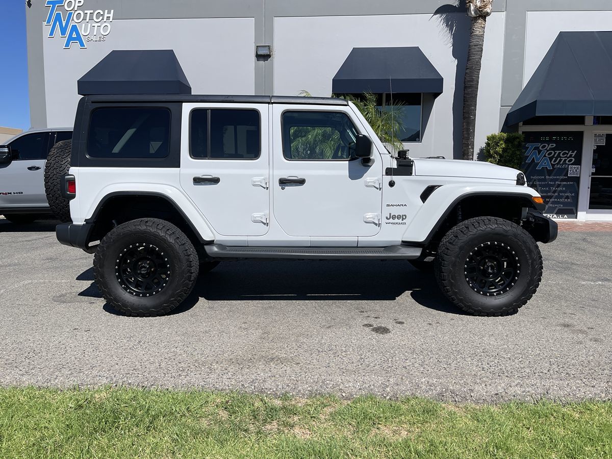 2018 Jeep Wrangler Unlimited Sahara photo 4