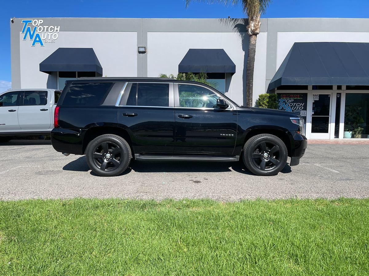 2015 Chevrolet Tahoe LT photo 3