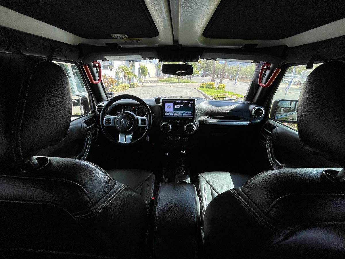 2017 Jeep Wrangler Unlimited Rubicon Hard Rock photo 14