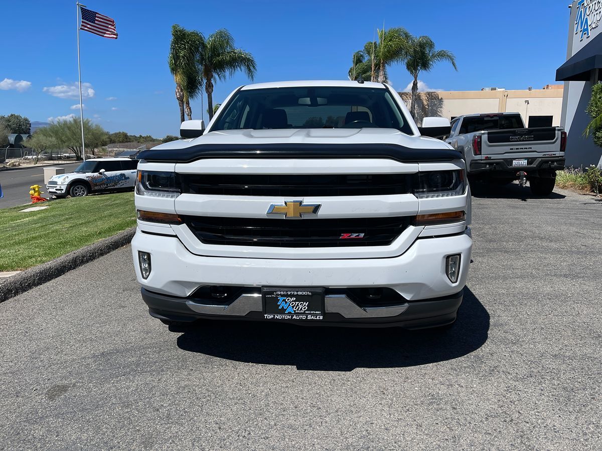 2017 Chevrolet Silverado 1500 LT photo 2