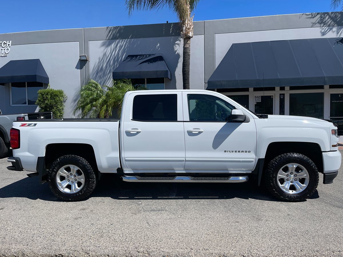 2017 Chevrolet Silverado 1500 LT photo 4