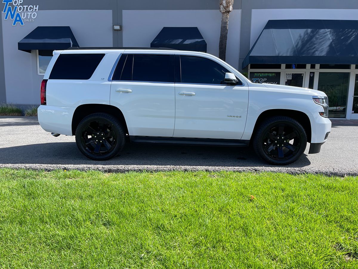 2016 Chevrolet Tahoe LT photo 2