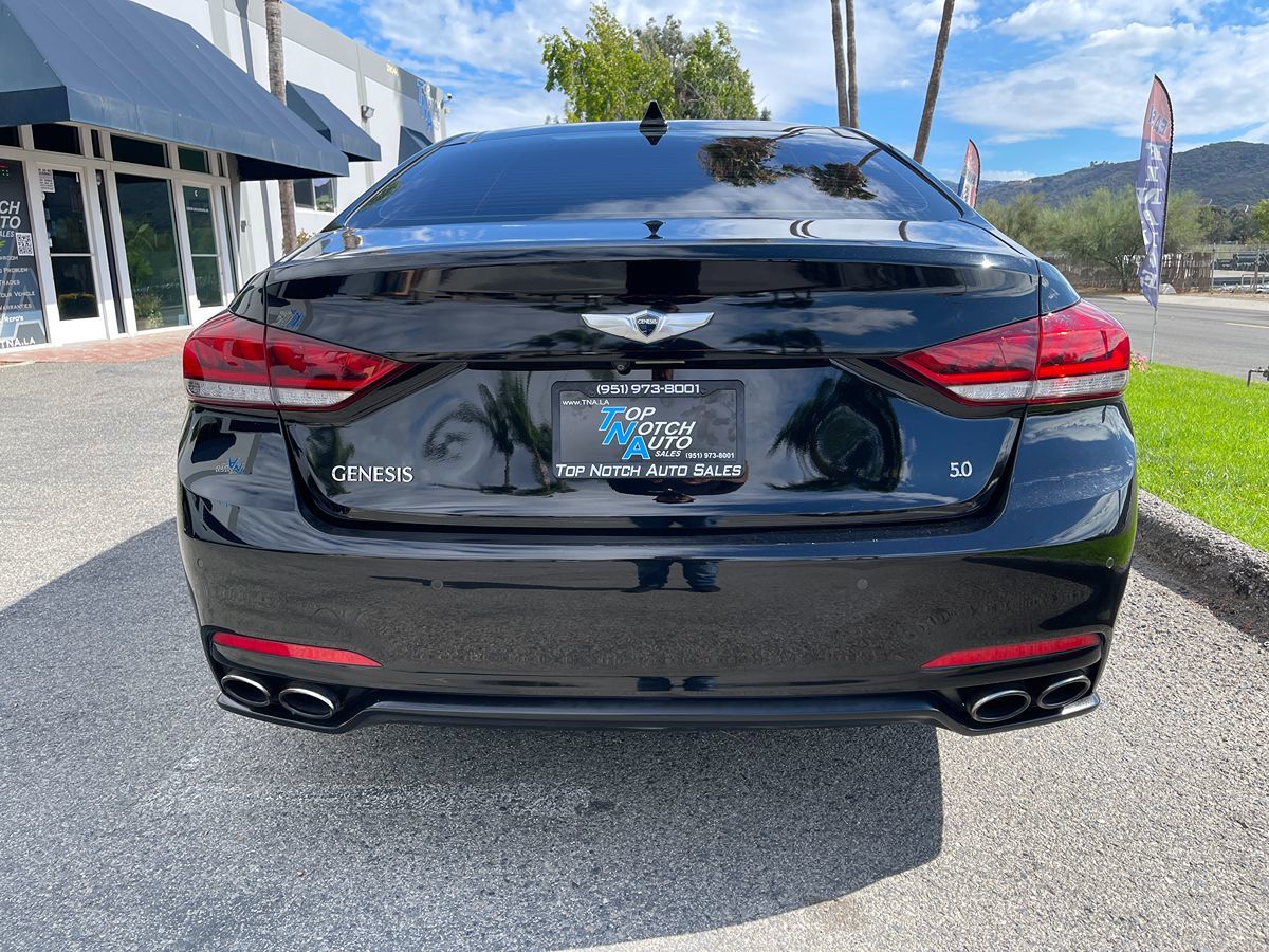 2015 Hyundai Genesis 5.0 photo 2
