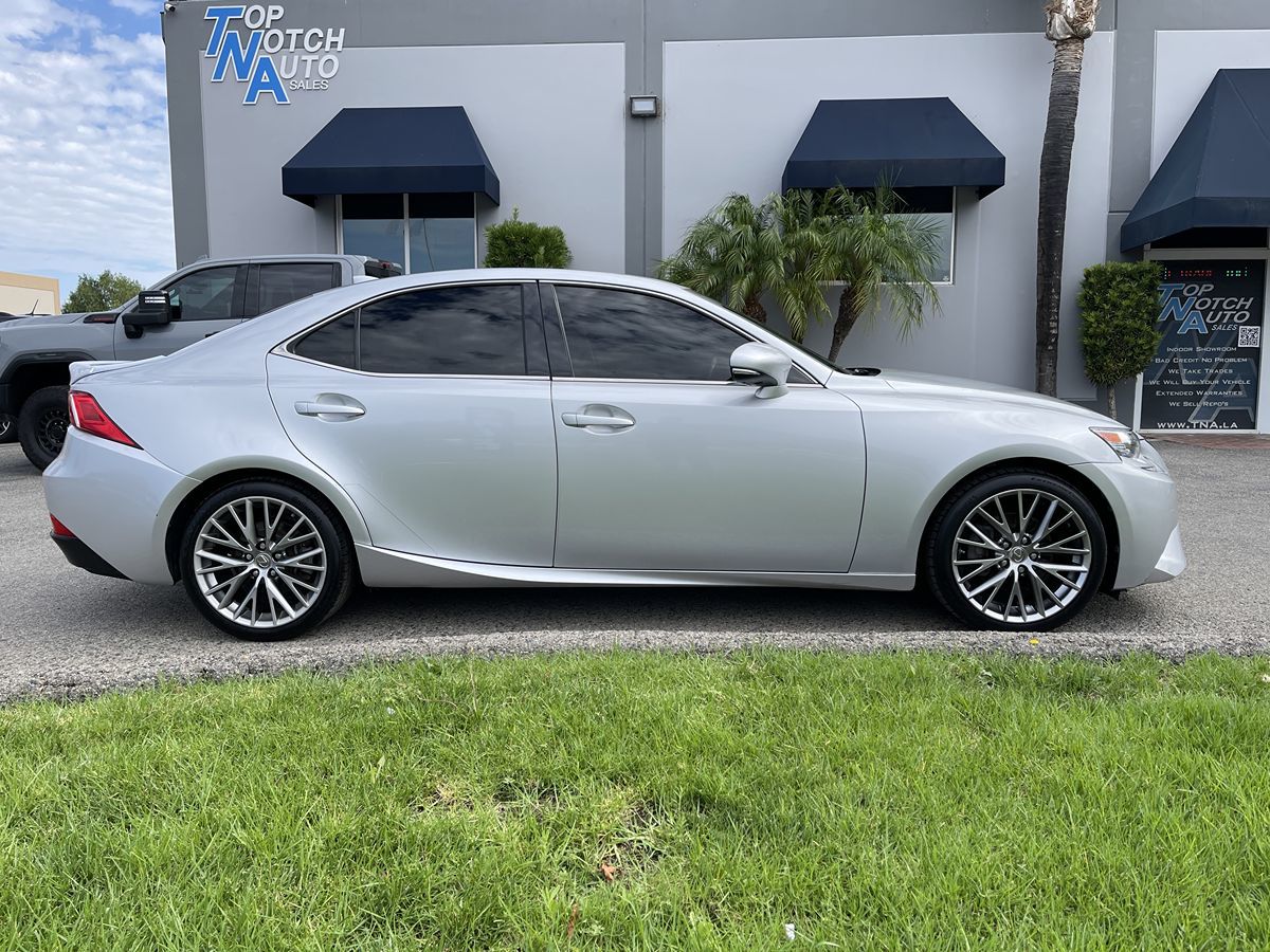 2015 Lexus IS 250 AWD photo 3