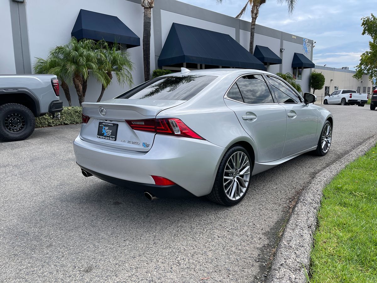 2015 Lexus IS 250 AWD photo 4
