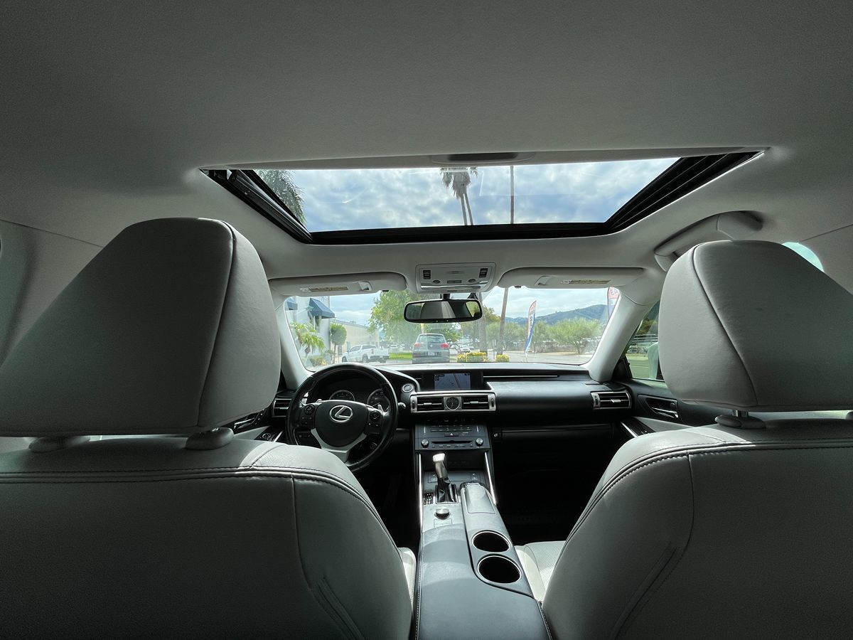 2015 Lexus IS 250 AWD photo 15