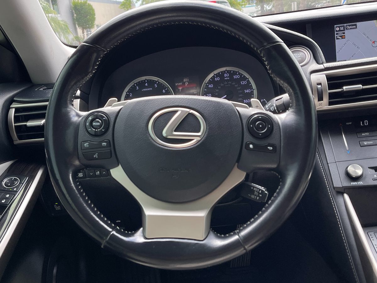 2015 Lexus IS 250 AWD photo 25