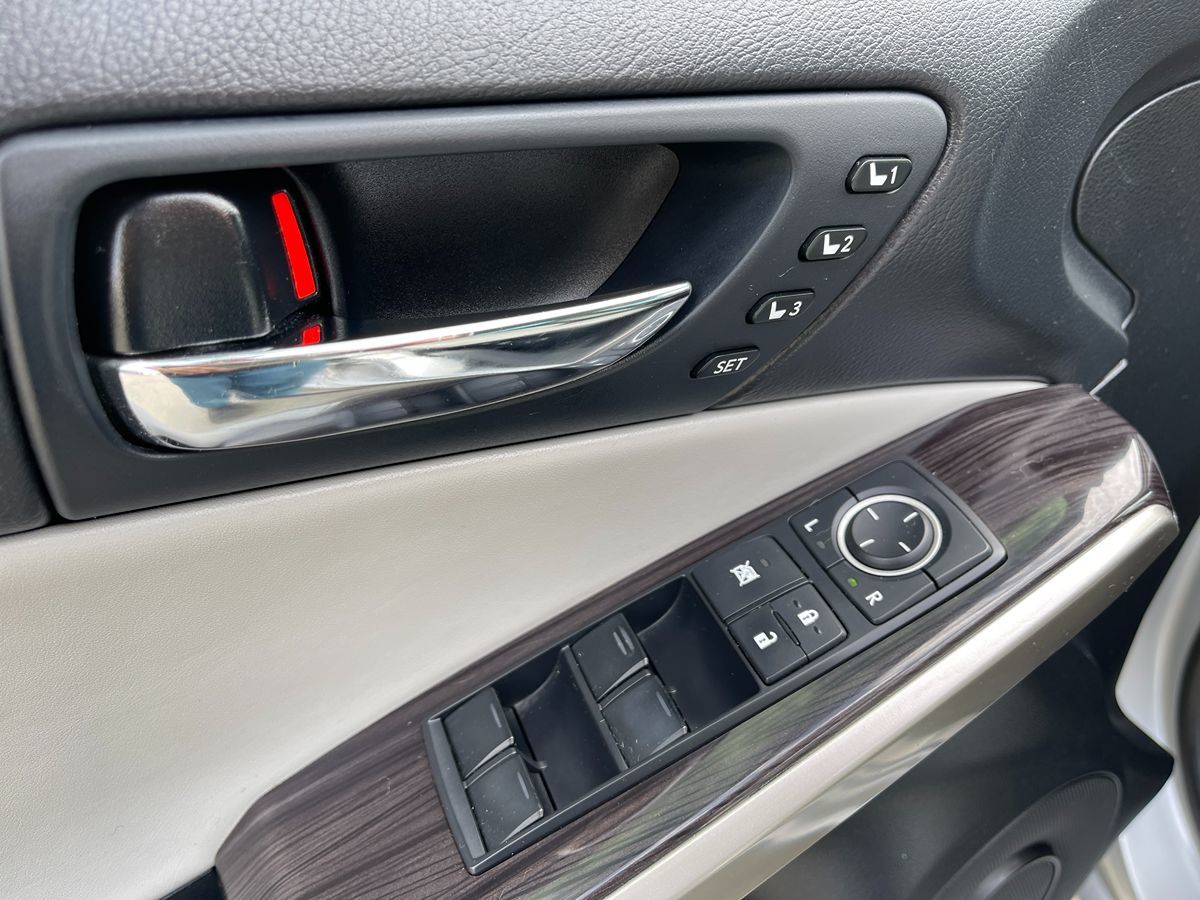 2015 Lexus IS 250 AWD photo 17