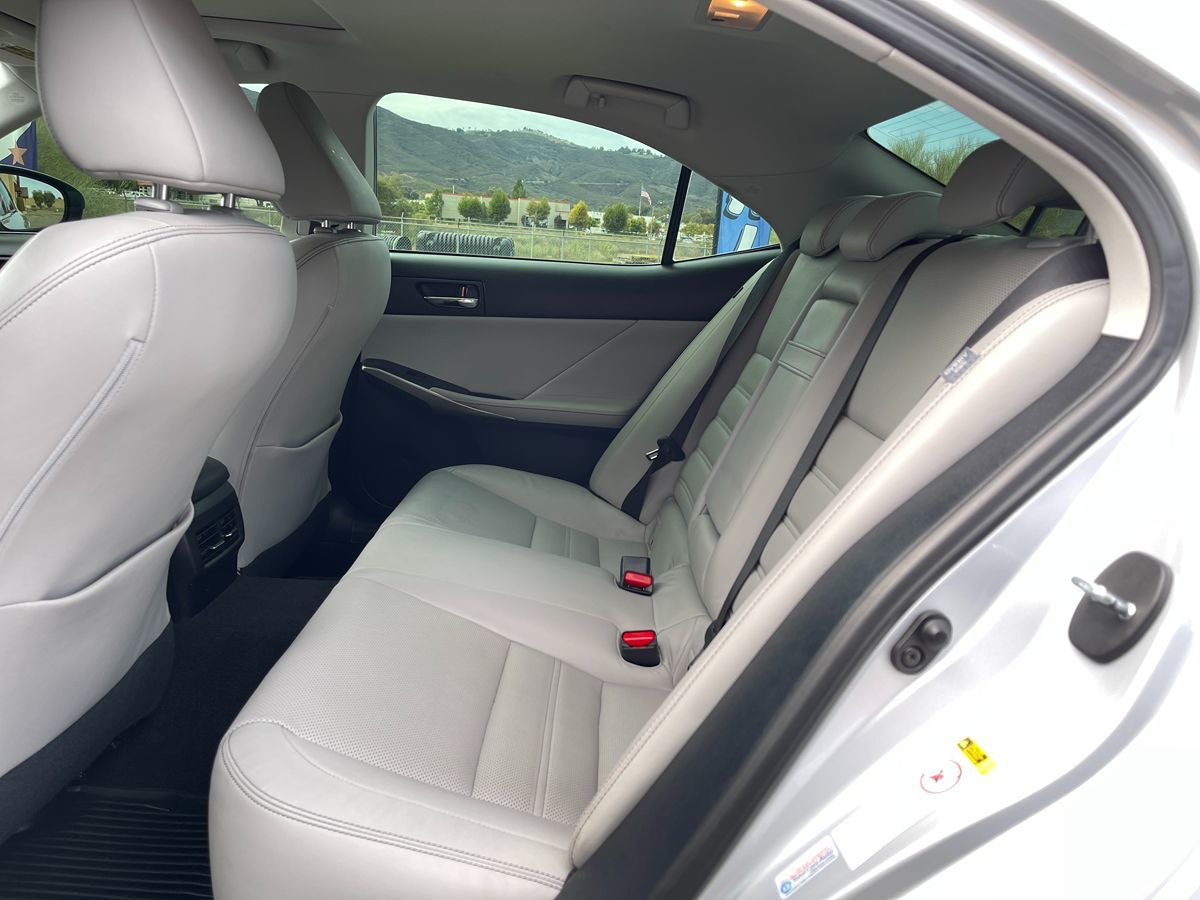 2015 Lexus IS 250 AWD photo 18