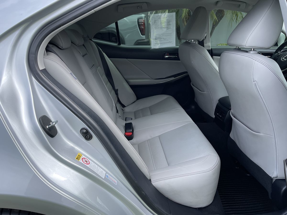 2015 Lexus IS 250 AWD photo 23