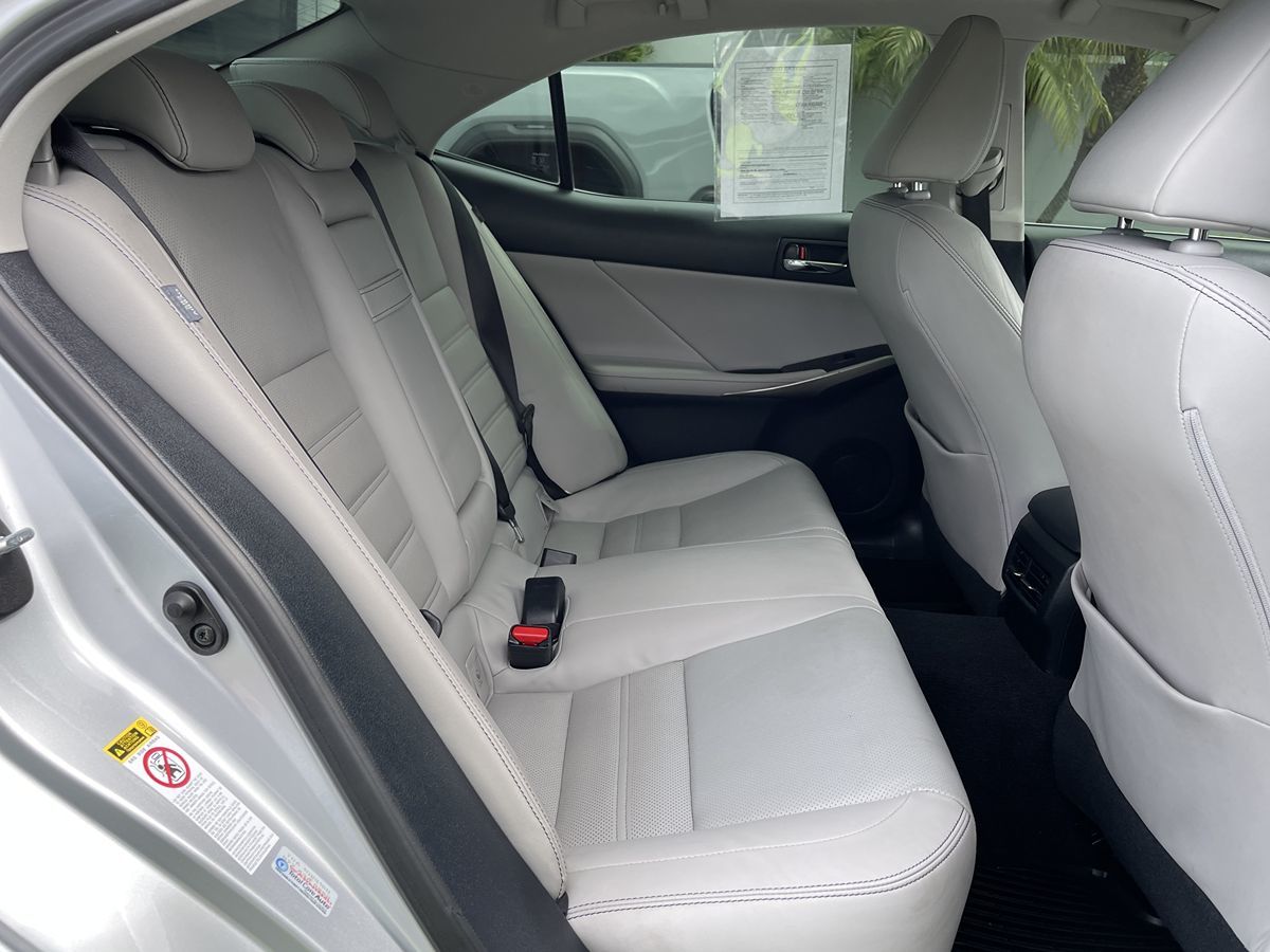 2015 Lexus IS 250 AWD photo 24