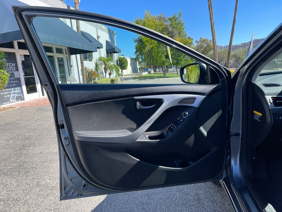 2016 Hyundai Elantra Value Edition photo 17