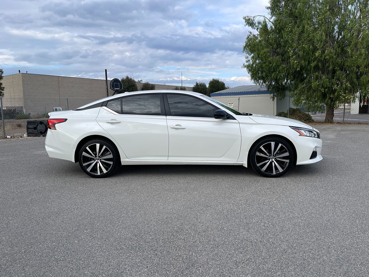 2020 Nissan Altima 2.5 SR photo 4