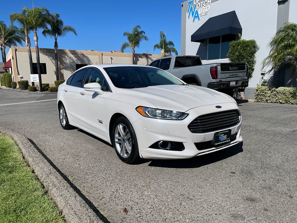 2016 Ford Fusion Energi Titanium photo 3