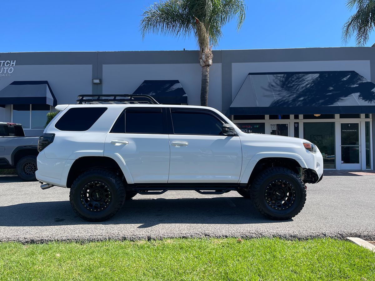 2020 Toyota 4Runner SR5 Premium photo 4
