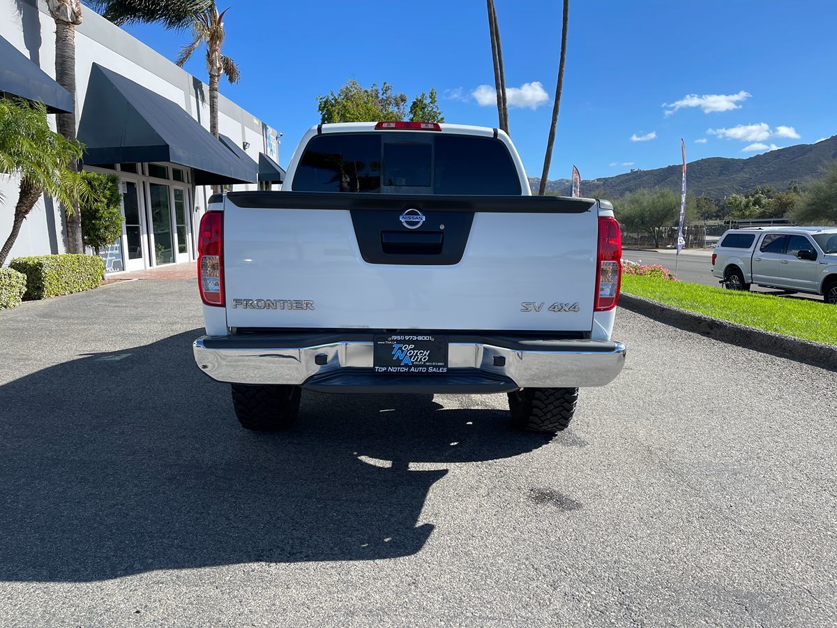 2016 Nissan Frontier SV photo 3