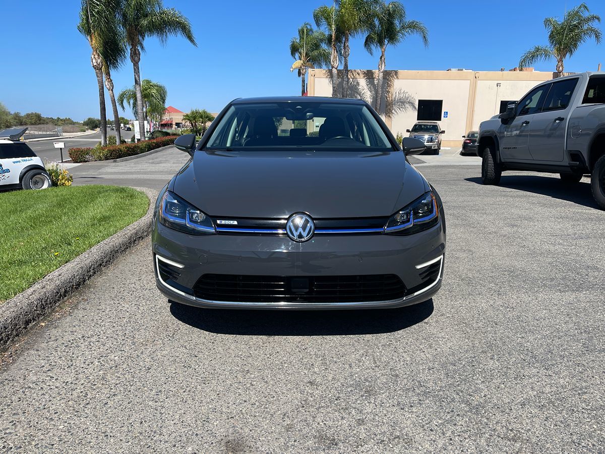 2019 Volkswagen e-Golf SEL Premium photo 2