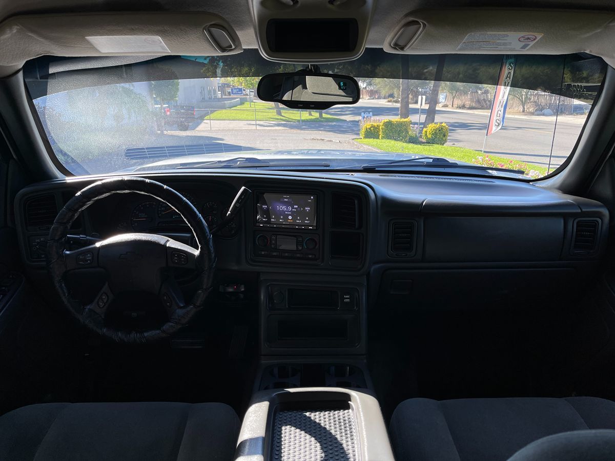 2005 Chevrolet Silverado 2500HD LS photo 13