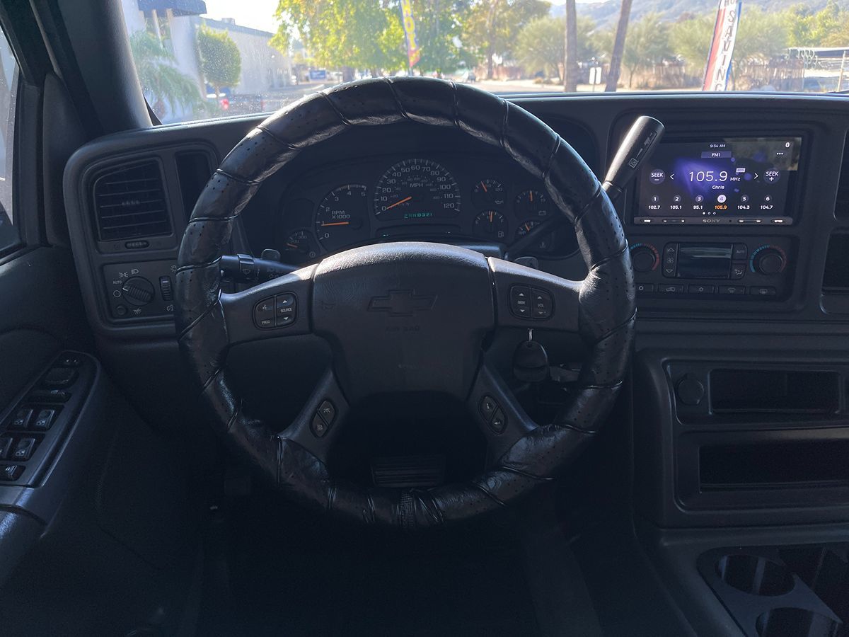 2005 Chevrolet Silverado 2500HD LS photo 11