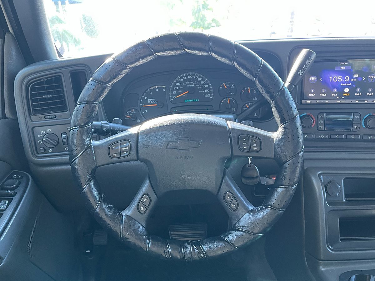 2005 Chevrolet Silverado 2500HD LS photo 24