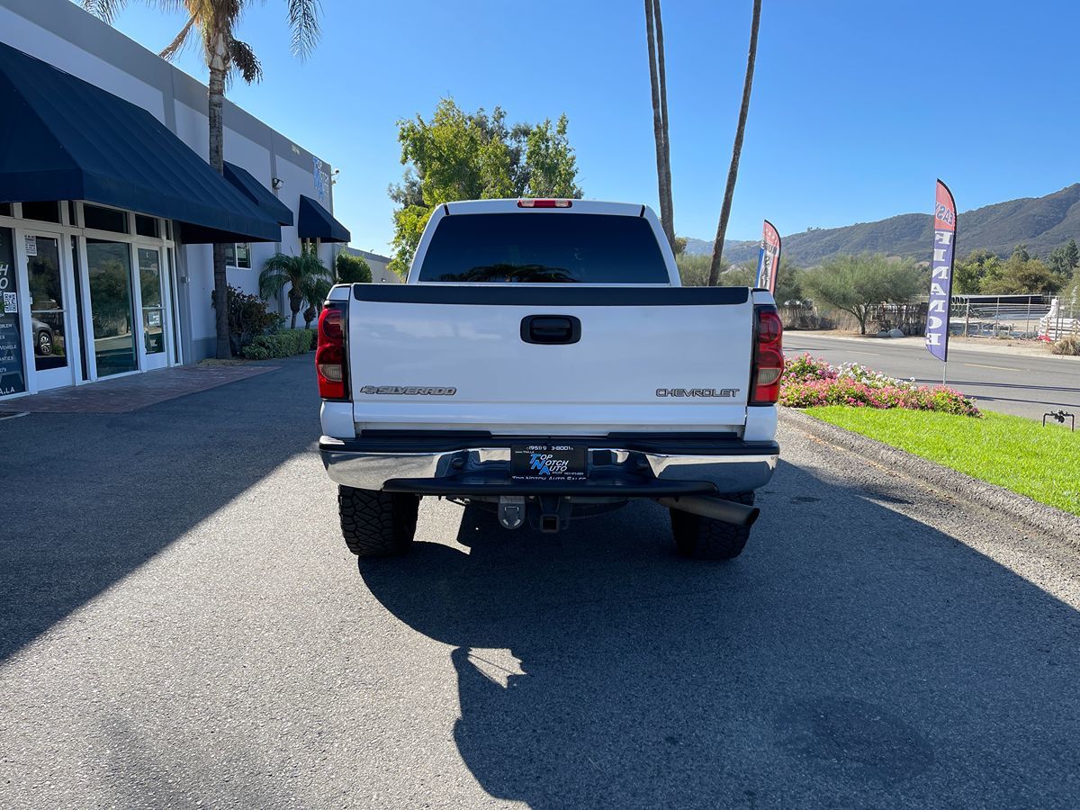2005 Chevrolet Silverado 2500HD LS photo 6
