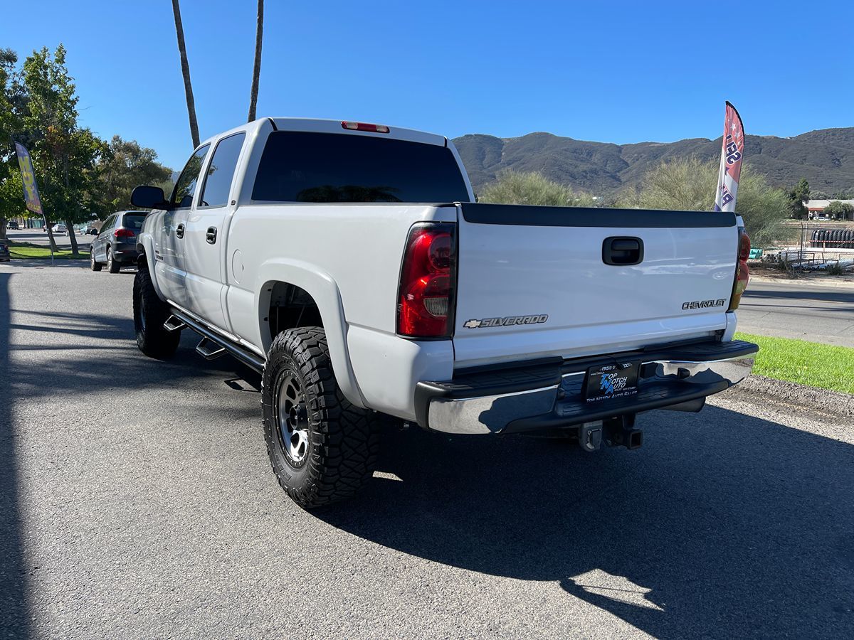 2005 Chevrolet Silverado 2500HD LS photo 7