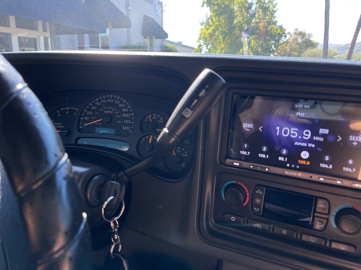 2005 Chevrolet Silverado 2500HD LS photo 30
