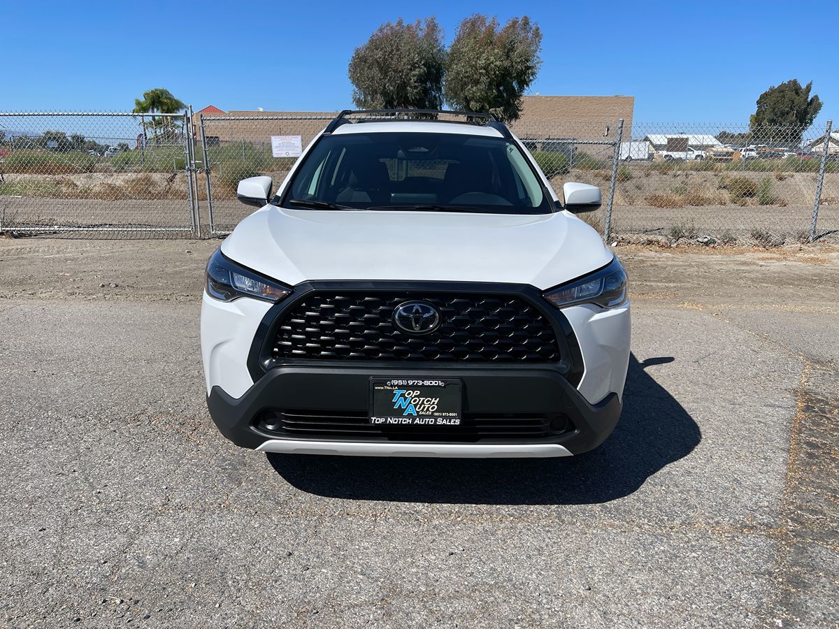 2023 Toyota Corolla Cross LE photo 2