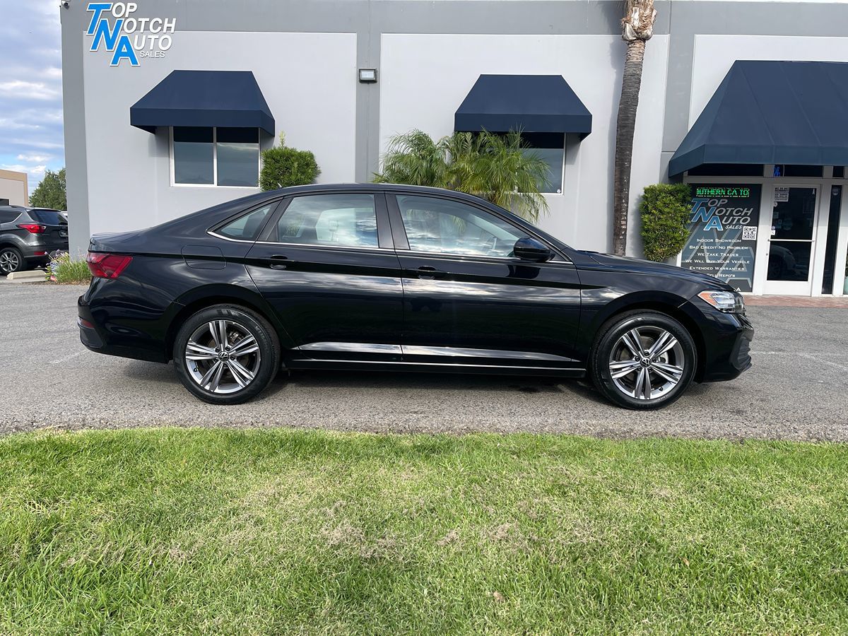 2022 Volkswagen Jetta SE photo 4