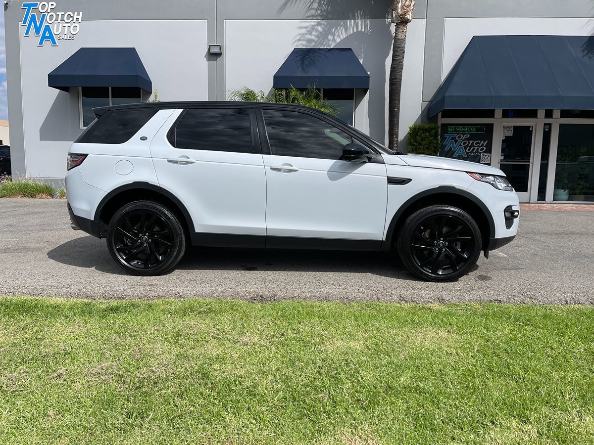 2017 Land Rover Discovery Sport HSE photo 3