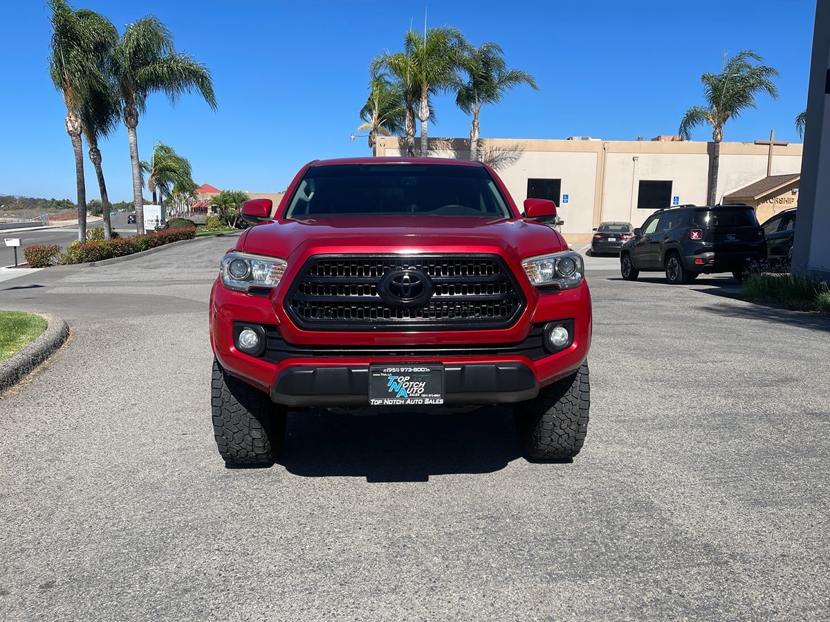 2017 Toyota Tacoma SR5 photo 2
