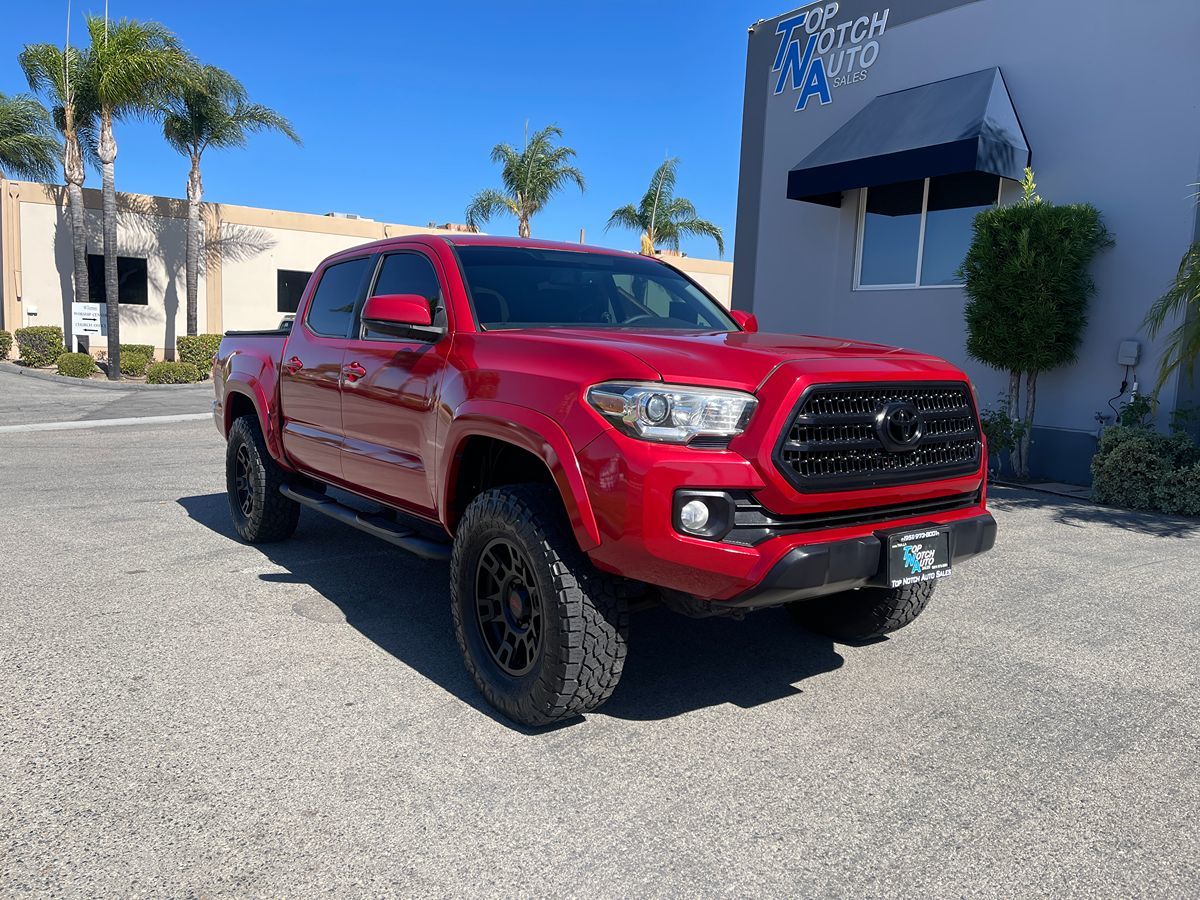 2017 Toyota Tacoma SR5 photo 3