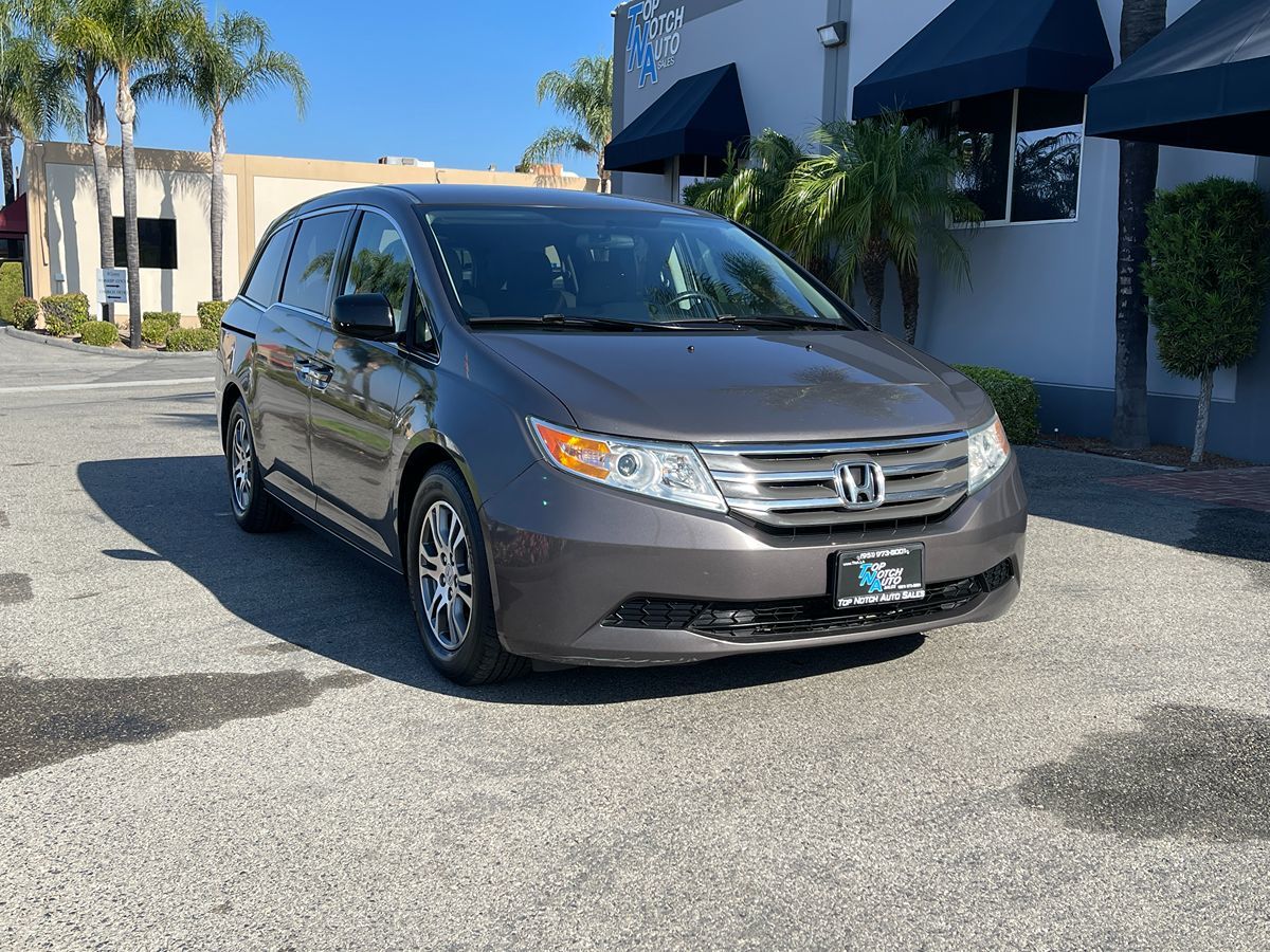 2013 Honda Odyssey EX photo 2