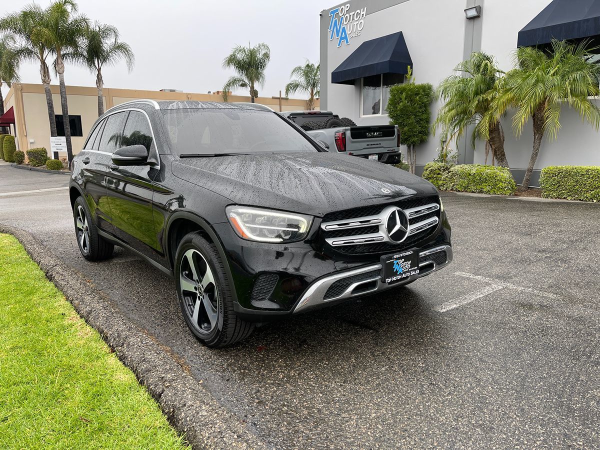 2020 Mercedes Benz GLC 300 photo 3