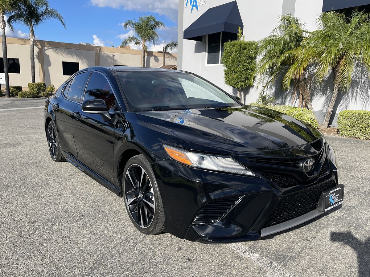 2019 Toyota Camry XSE photo 2