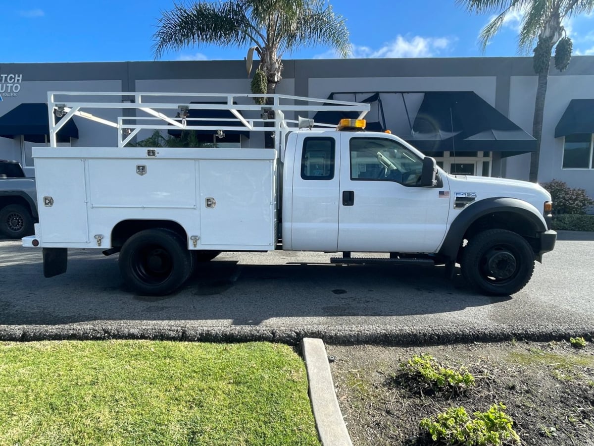 2010 Ford F-450 Super Duty Chassis Cab XL - Photo 4