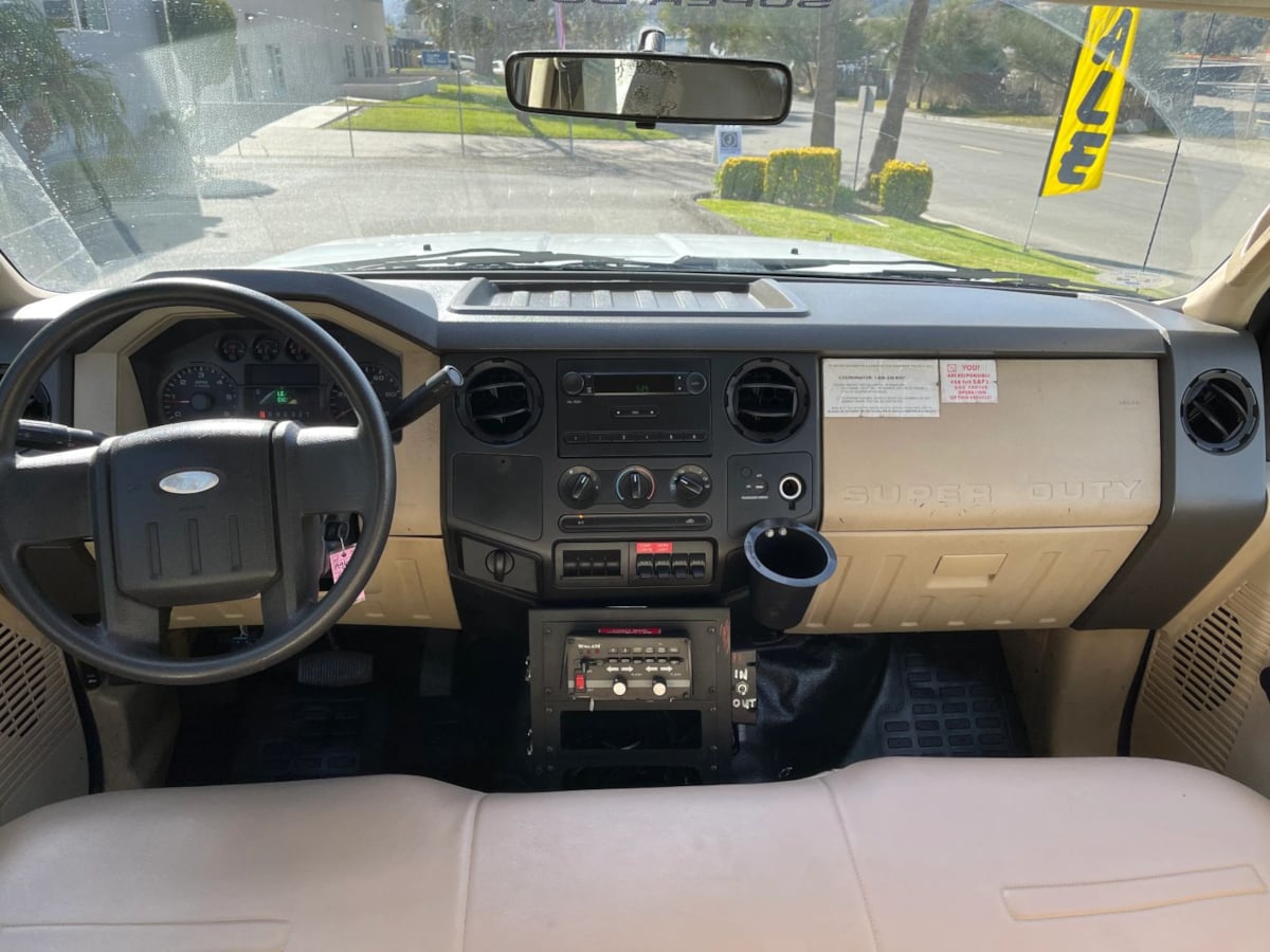 2010 Ford F-450 Super Duty Chassis Cab XL - Photo 12