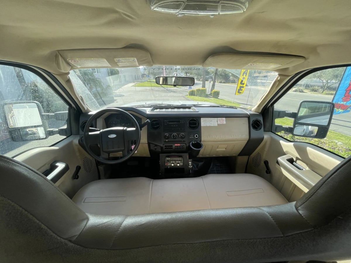 2010 Ford F-450 Super Duty Chassis Cab XL - Photo 13