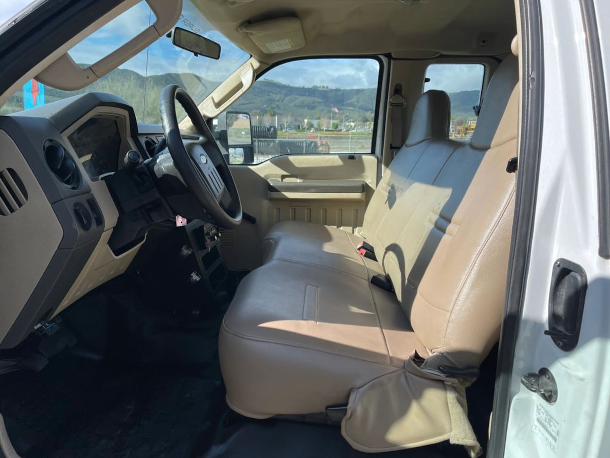 2010 Ford F-450 Super Duty Chassis Cab XL - Photo 15