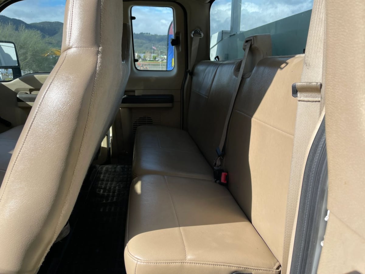 2010 Ford F-450 Super Duty Chassis Cab XL - Photo 16