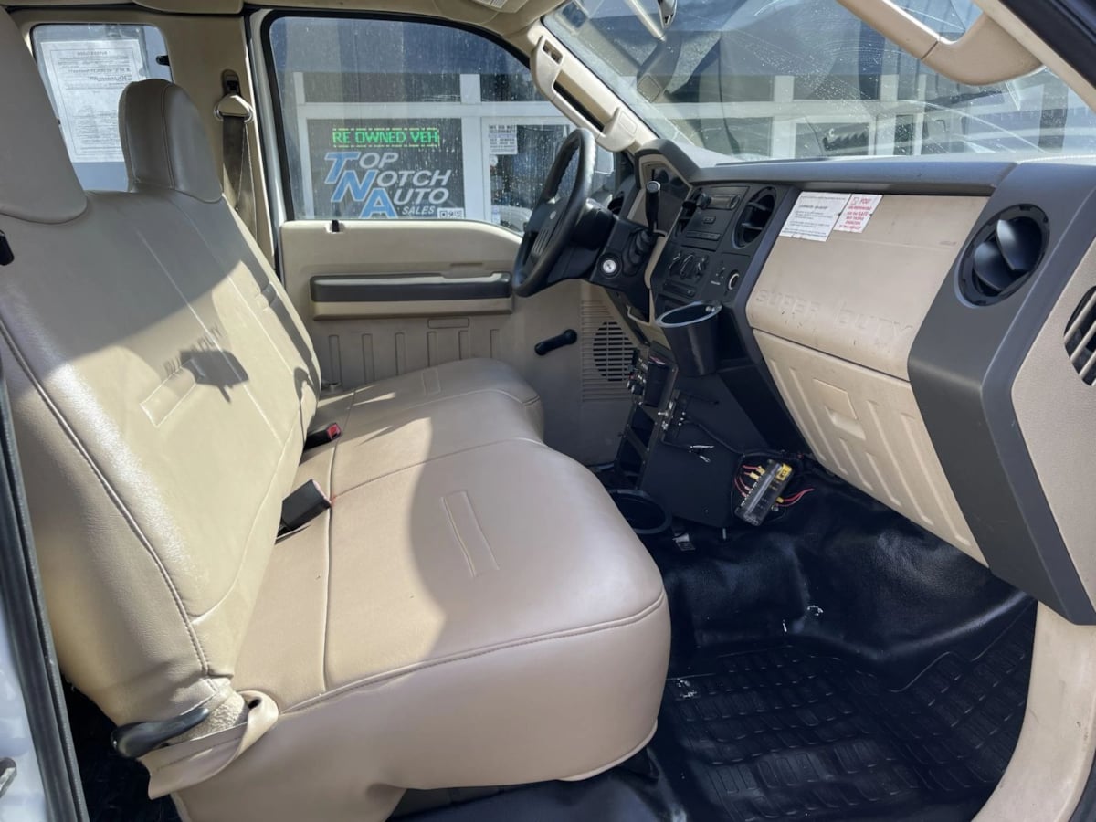 2010 Ford F-450 Super Duty Chassis Cab XL - Photo 18