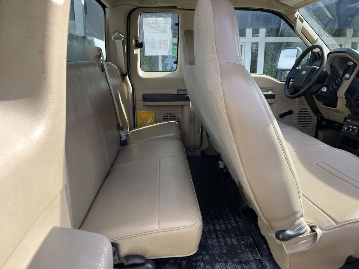 2010 Ford F-450 Super Duty Chassis Cab XL - Photo 20