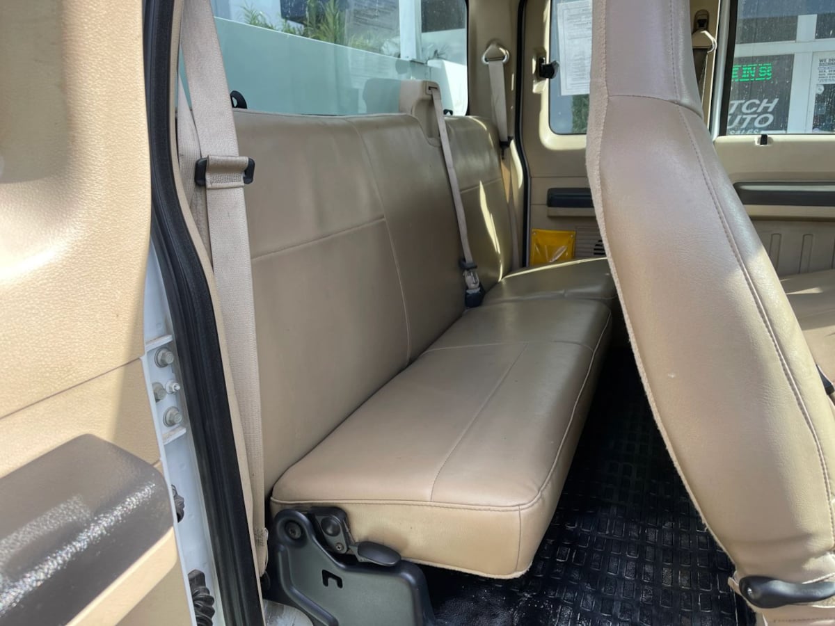 2010 Ford F-450 Super Duty Chassis Cab XL - Photo 21