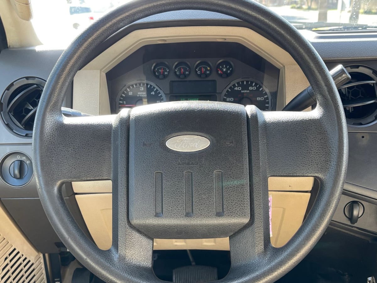 2010 Ford F-450 Super Duty Chassis Cab XL - Photo 22