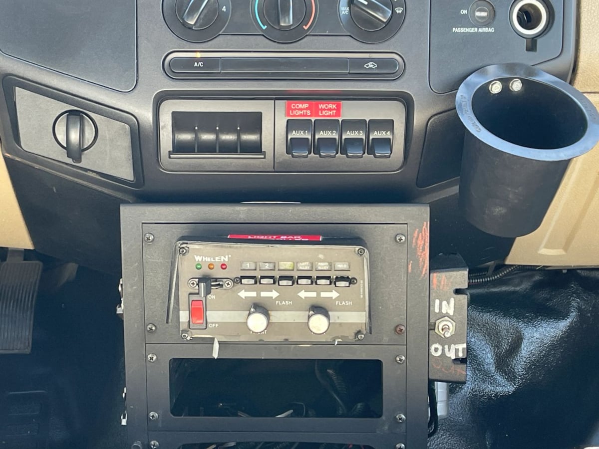 2010 Ford F-450 Super Duty Chassis Cab XL - Photo 24