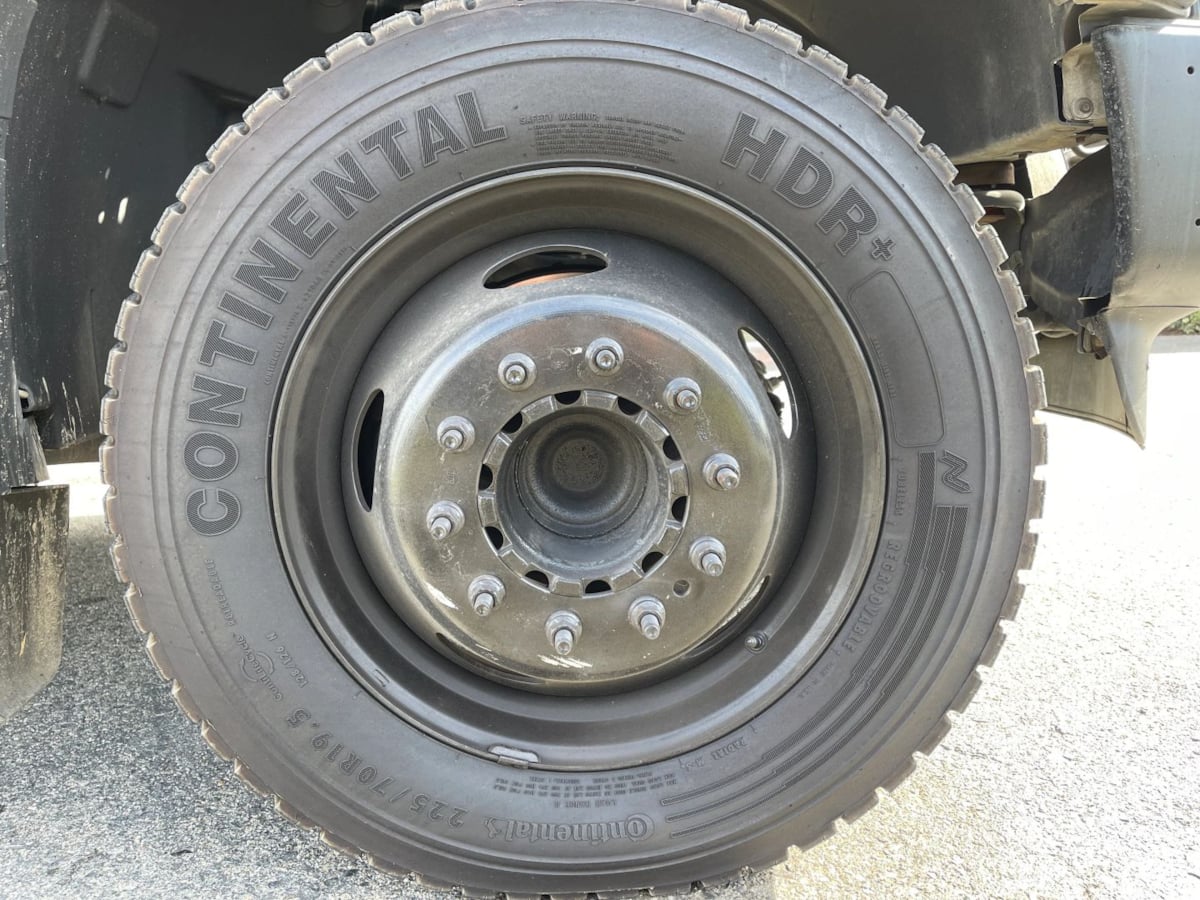 2010 Ford F-450 Super Duty Chassis Cab XL - Photo 27