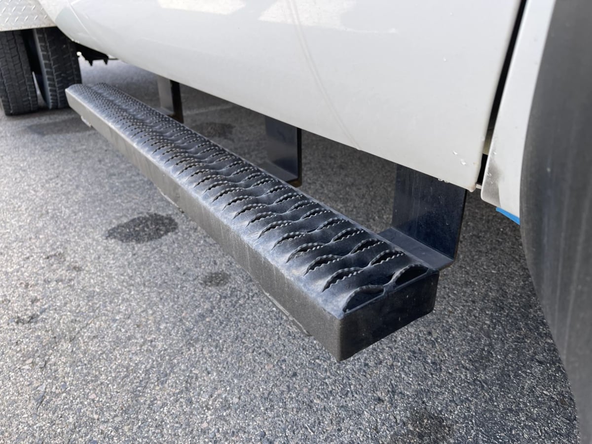2010 Ford F-450 Super Duty Chassis Cab XL - Photo 29