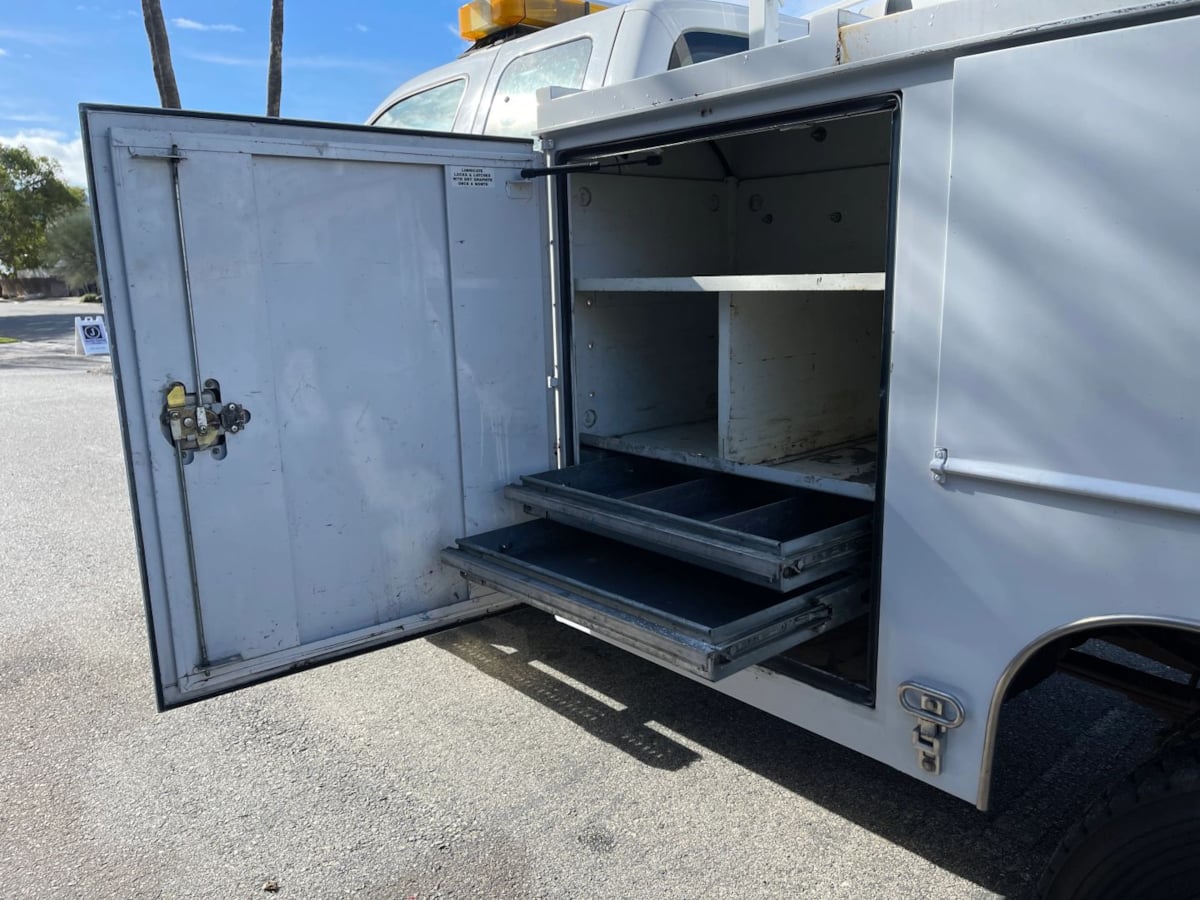 2010 Ford F-450 Super Duty Chassis Cab XL - Photo 31